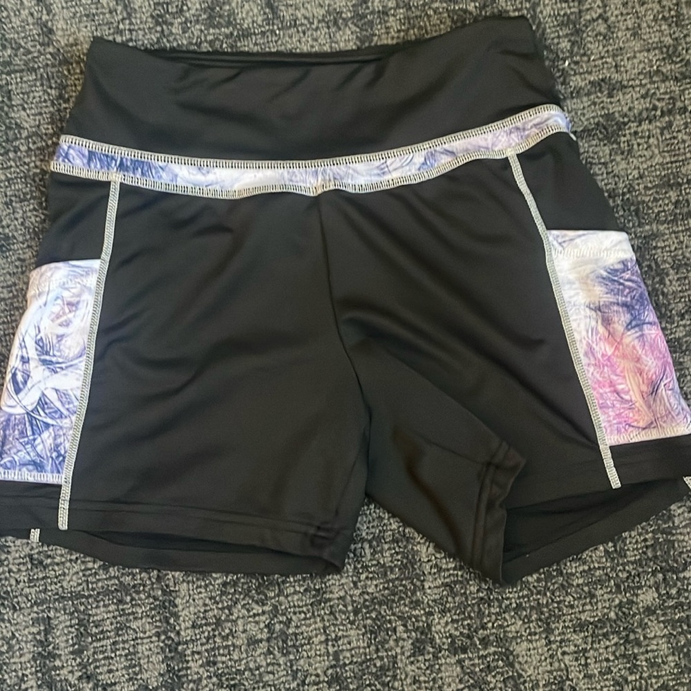 athletic shorts with pockets